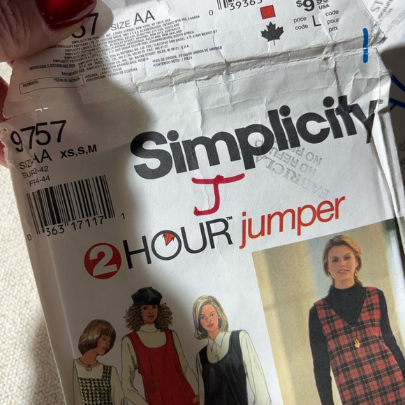 McCall's Women's Sewing Pattern - Picture 4 of 4